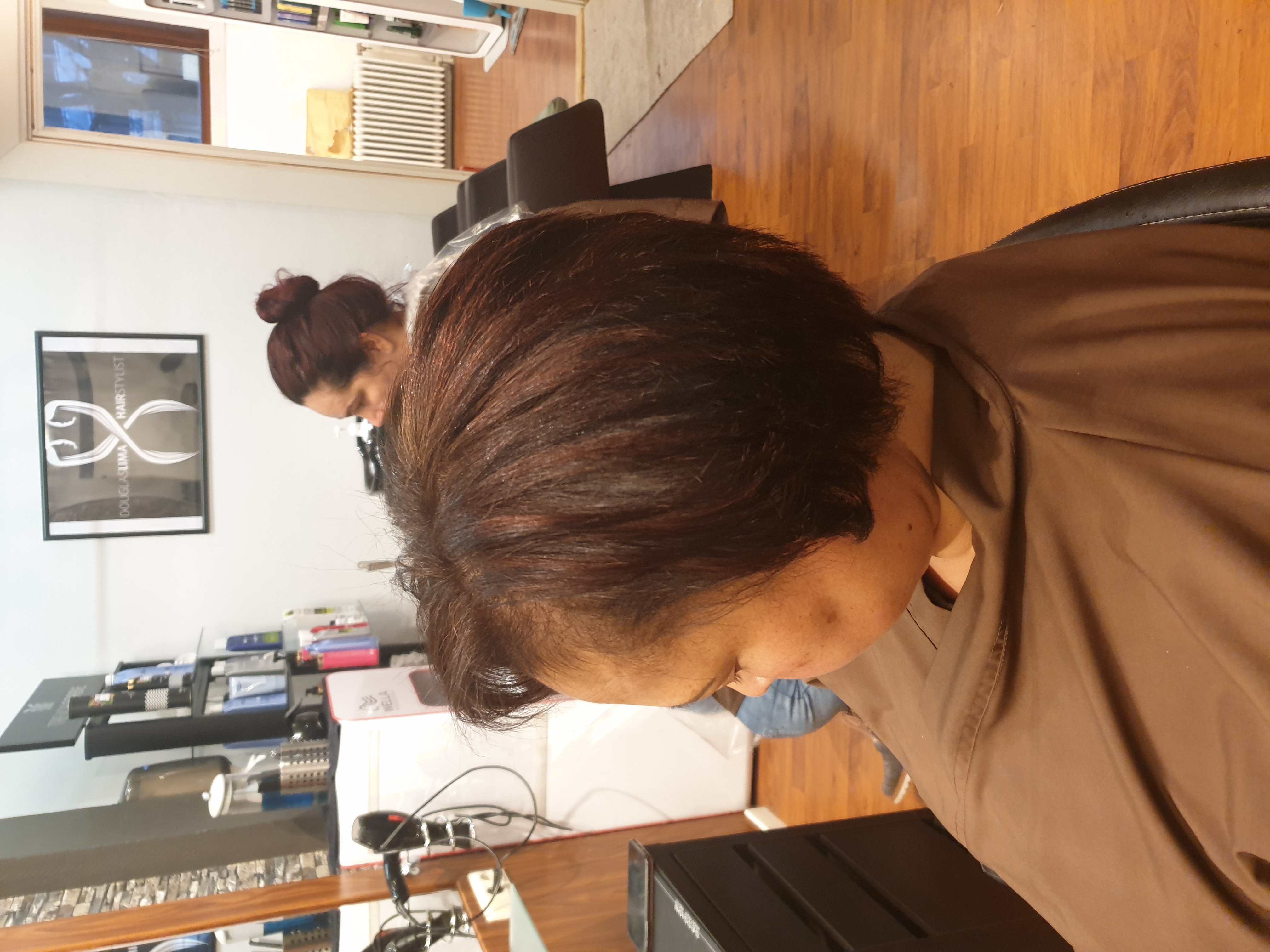 Under keratinbehandling hos Douglas Lima Hair